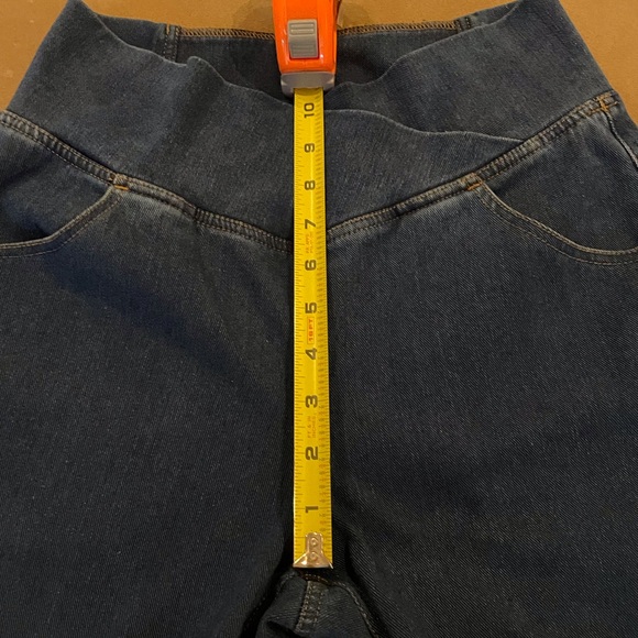 HALARA Women's stretchy flare Jeans. Size med/petite (26-27) - Picture 7 of 11